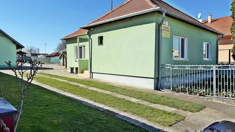 Na predaj :7 izbový rodinný dom - ubytovanie Podhájska ,