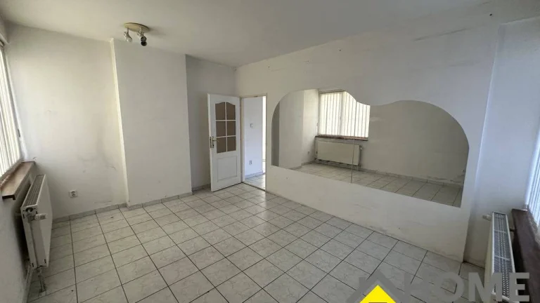 PRENÁJOM : obchodný priestor, ul. Rozmarínová, Komárno