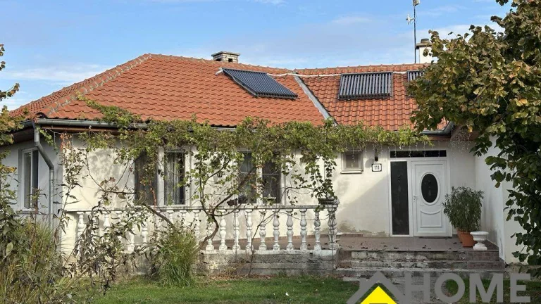 PREDAJ : rodinný dom s obrovským potenciálom, Komárno - Veľk