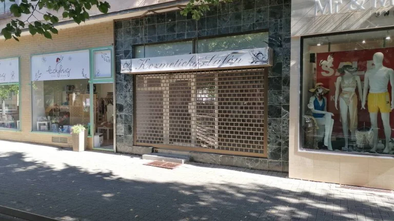 PRENÁJOM: 30m2 priestor v centre mesta - KOMÁRNO