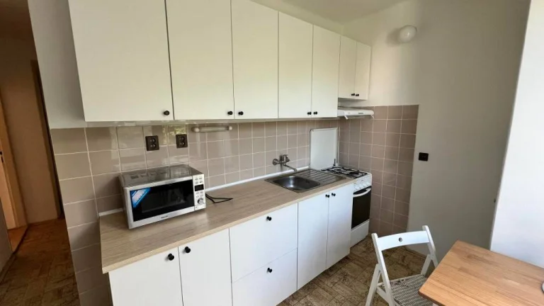PRENÁJOM 2 izbový, zariadený byt blízko centra - KOMÁRNO