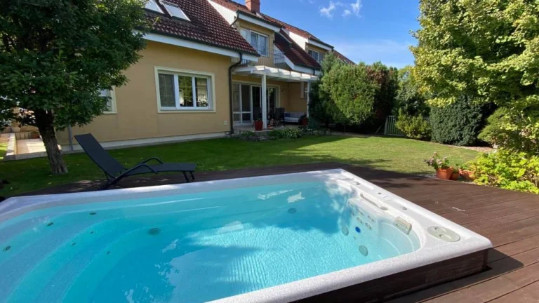 PREDAJ : okúzľujúci rodinný dom s krásnym pozemkom, Komárno