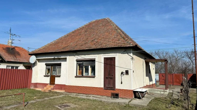 REZERVOVANÝ