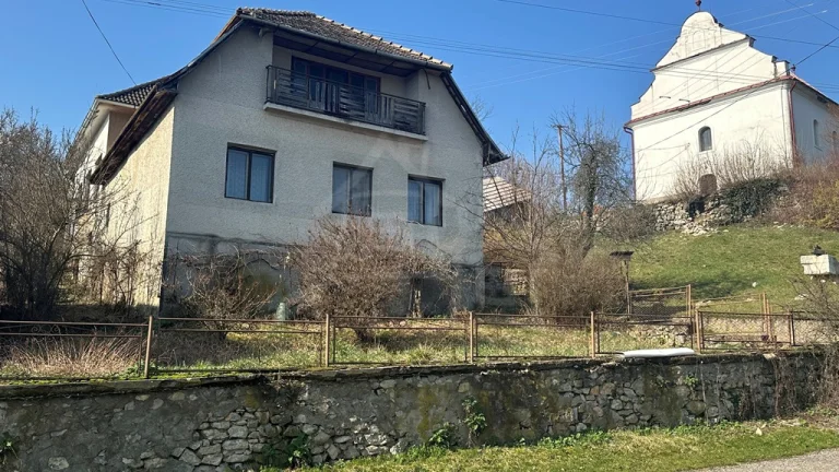 Exkluzívne - Historický dom v obci Drienčany