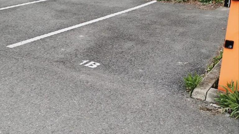 DLOUHODOBÝ PRONÁJEM PARKOVACÍCH MÍST