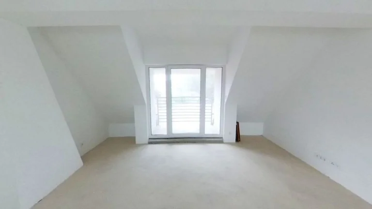 3 izbový byt s lodžiou, mezonet, s parkovacím miestom