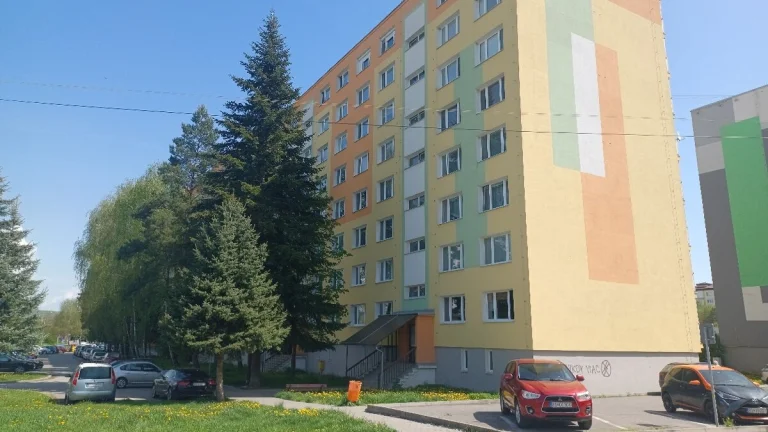 Trojizbový byt s výhľadom, ktorý vás očarí – Rimavská Sobota