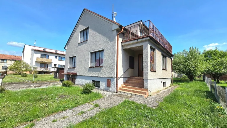 Prodej, rodinný dům, 713 m2, Černožice, okres Hradec Králové