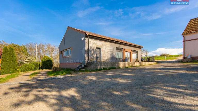 Prodej rodinného domu, 150 m², Neuměř