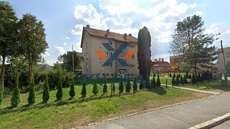 Na predaj 3-izbový byt s garážou – Jarná ulica, Spišské Vlac
