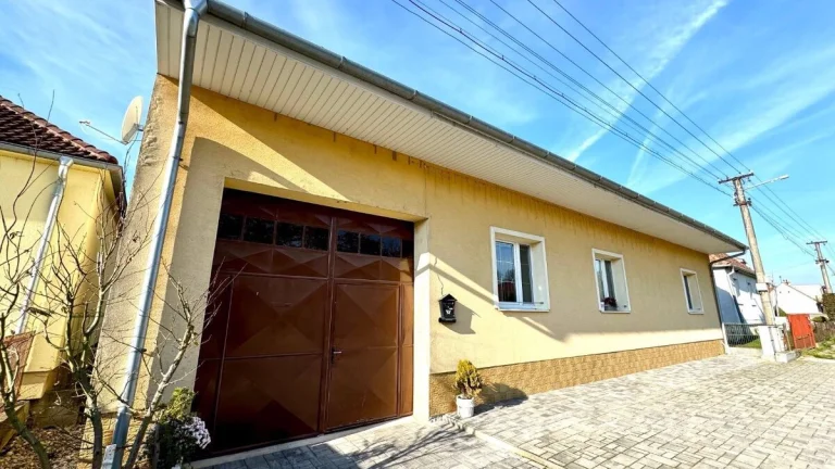 7 IZBOVÝ RODINNÝ DOM, POZEMOK 2717M2, PRIETRŽ, okr. SENICA