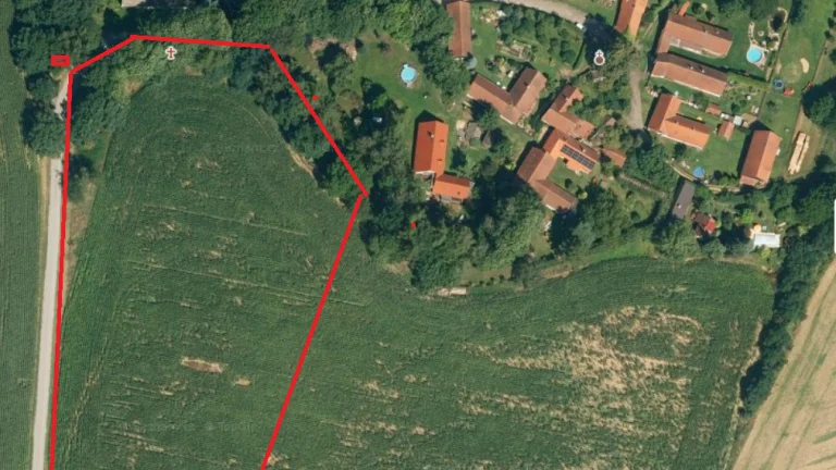 Prodej pole,11241 m² Křešín