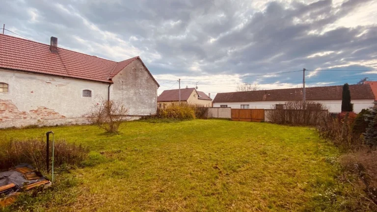 NA PREDAJ POZEMOK PRE VÝSTAVBU DOMOV, 1934M2, HLBOKÉ, okr. S