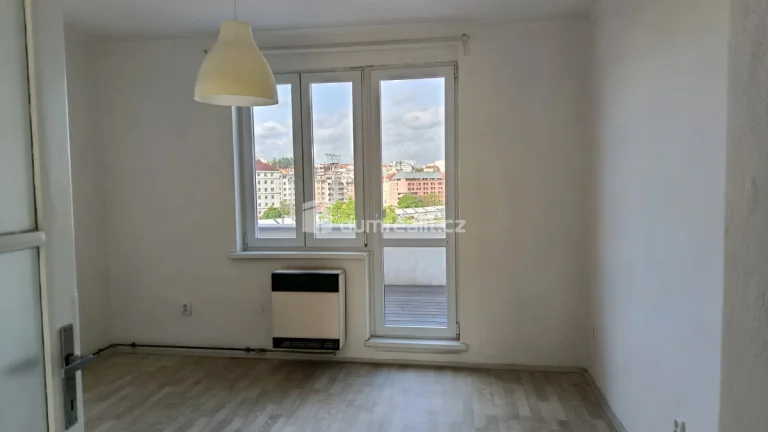 Velmi hezký byt 2+kk po rekonstrukci, Praha 10-Vršovice
