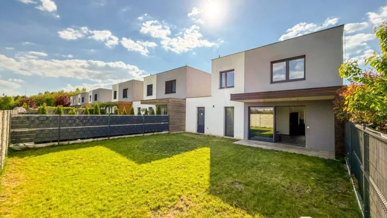 RADO | 4i RD 125m2+pozemok 292m2, Pod privádzačom - Trenčín