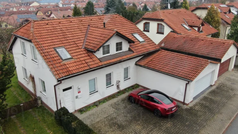 Prodej RD 7+1 v Kuřimi, ul. Foglarova, CP 743 m², všechny...