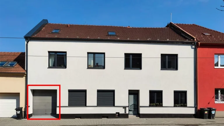 Garáž k prodeji / Brno-Maloměřice, Obřanská 598/167