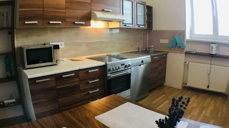 3 izbový byt na prenájom pri Jakabovom paláci
