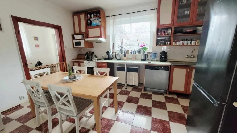Ponúkame na predaj rodinný dom v Štúrove