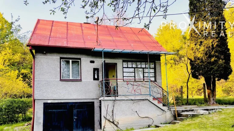 Krásna celoročná obývateľná murovaná chata v tichej prírode