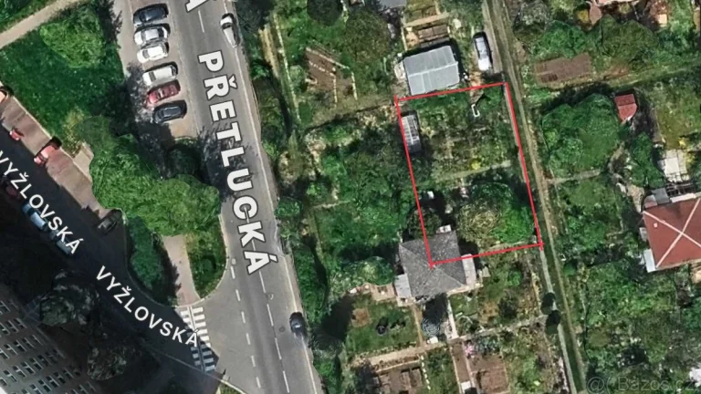 Krásná zahrada 300m2 s chatou Praha Strašnice