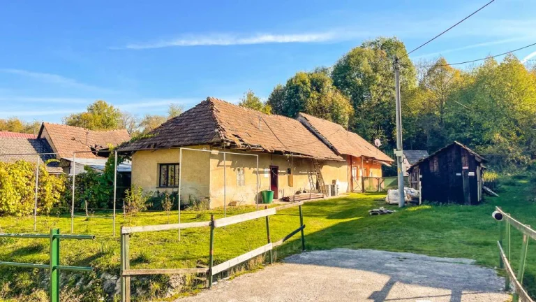 RADO | Pozemok na výstavbu rodinného domu 391m2, Trenčianske