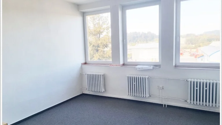 ID 2994 Prenájom: kancelárie, od 25 m2