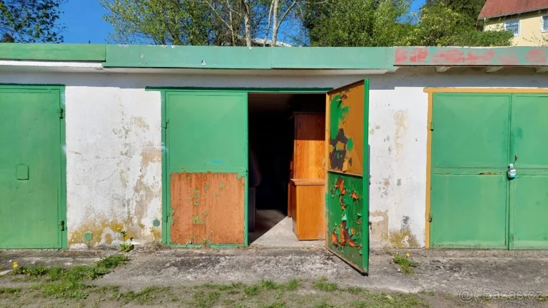 Prodej garáže o zastavěné ploše 21 m2 v Loučovicích