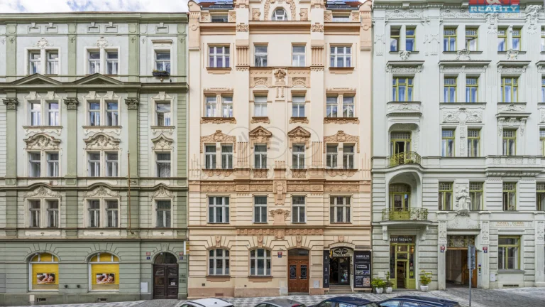Pronájem bytu 2+1, 82 m², Praha, ul. Římská