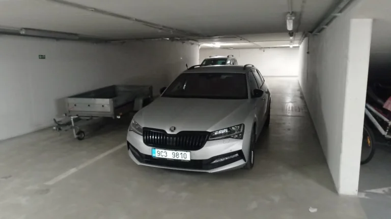 Garážové stání - 17m2