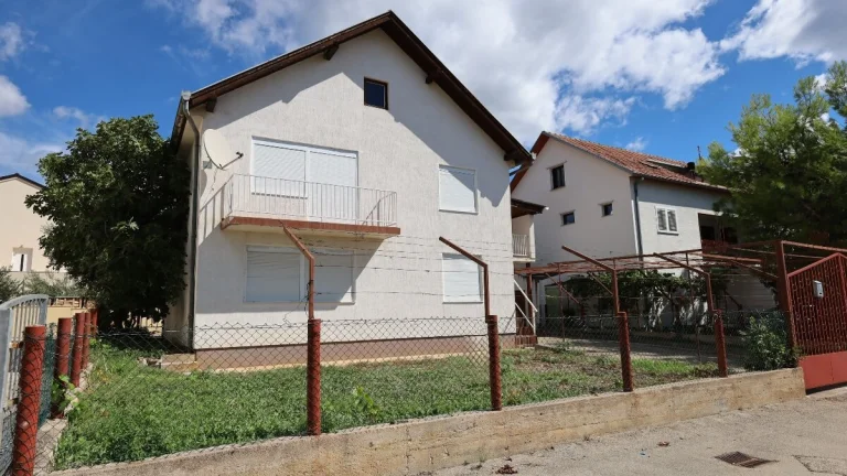 ☀Vodice(HR)- dvojpodlažný dom 195,88m2 s garážou☀