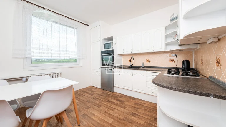 Prodej bytu 3+1 s lodžií a sklepem, 79 m² – Chrudim, ul. Hra