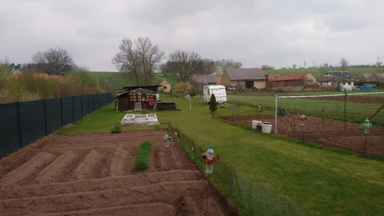 Zahrada Stradonice u Zlonic, Kladno