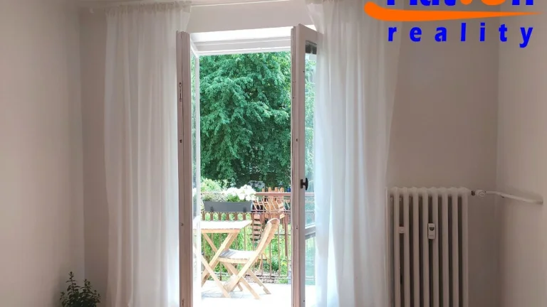 Prodej bytu ve vlastnictví, 1+1+2xL, UL -