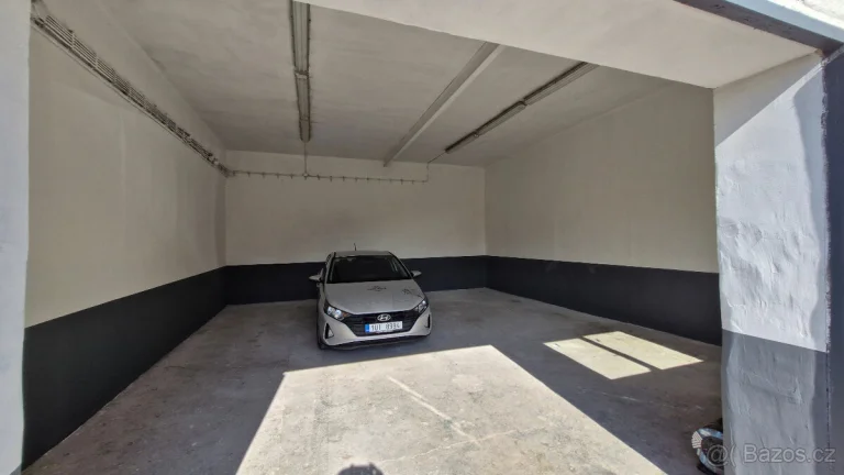 VELKÁ GARÁŽ 64,6m2 / pronájem s výhodami, MŠENÉ-LÁZNĚ