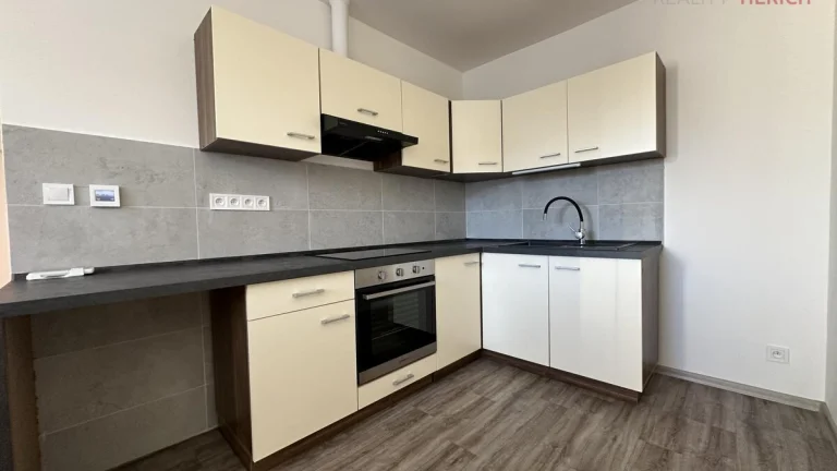 Pronájem bytu 3+1 (68 m2) Lipská, Chomutov