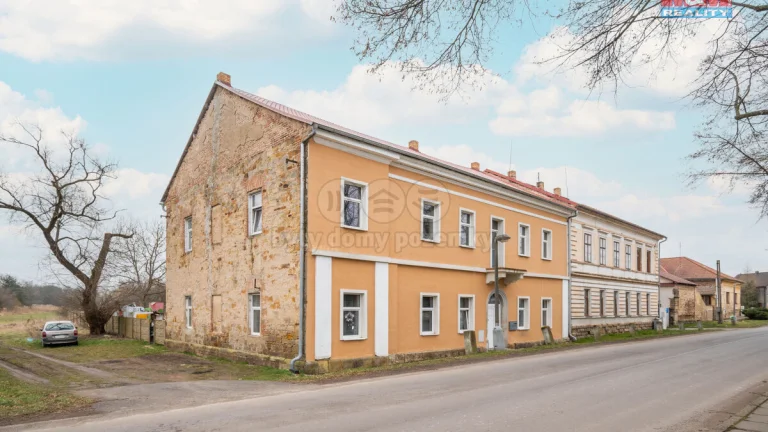 Prodej rodinného domu, pozemek 882 m², Kmetiněves