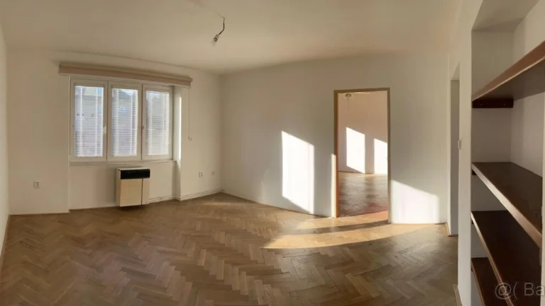 2+1, klidná lokalita Benešov-Ladova 64000 Kč/m^2 vč. sklepa
