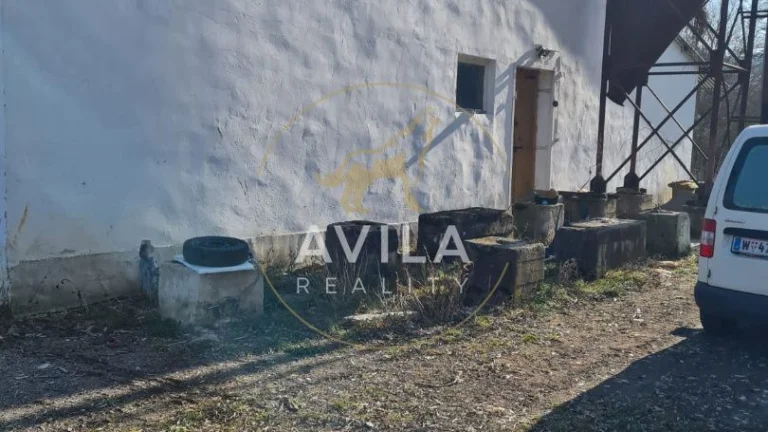 NA PRENÁJOM: veľkometrážna hala 5600m2 - Hrašné