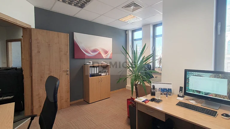 Špičkový klim. kanc. celok (109,75 m2, 5k, kuch., KE-St.m.)