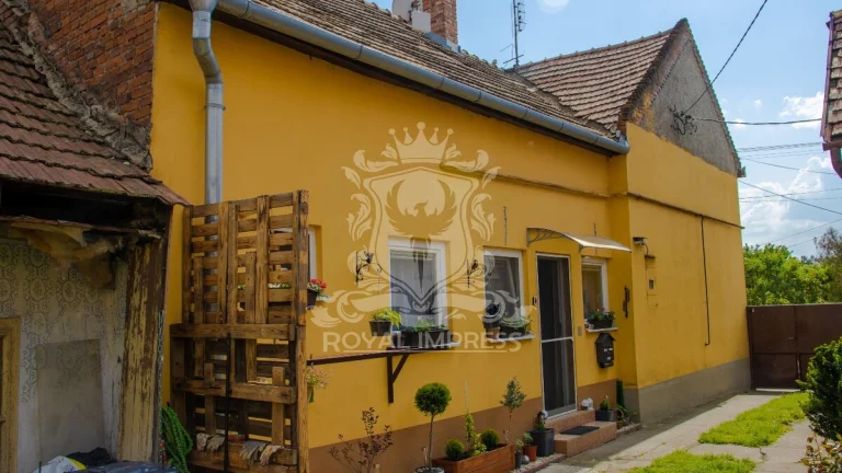 Zrekonštruovaný domček v meste Šahy ✨ TOP CENA