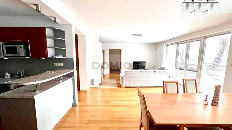 Klimatiz. zariadený nadštand. RD (200 m2, parking, KE-S)