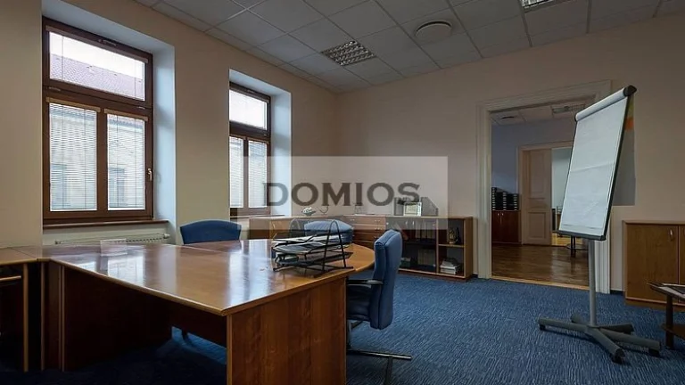 Reprezentačná polyf. budova (900 m2, parking, KE-St. mesto)