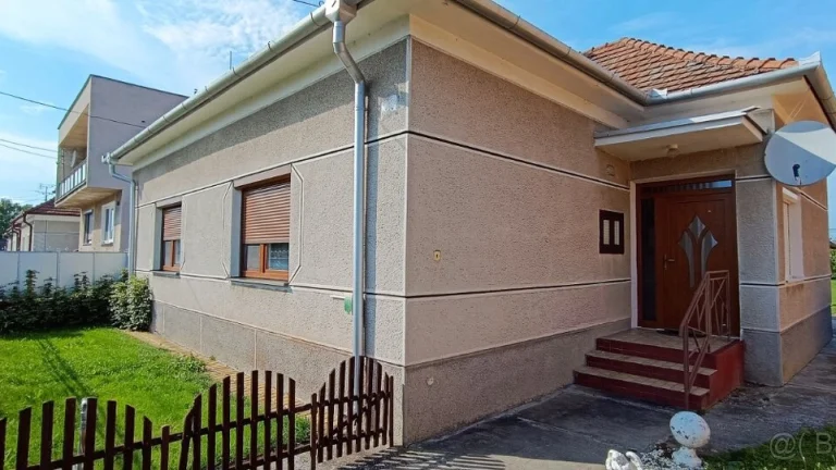 Útulný domov Na predaj rodinný dom, 7,8 á Horné Saliby