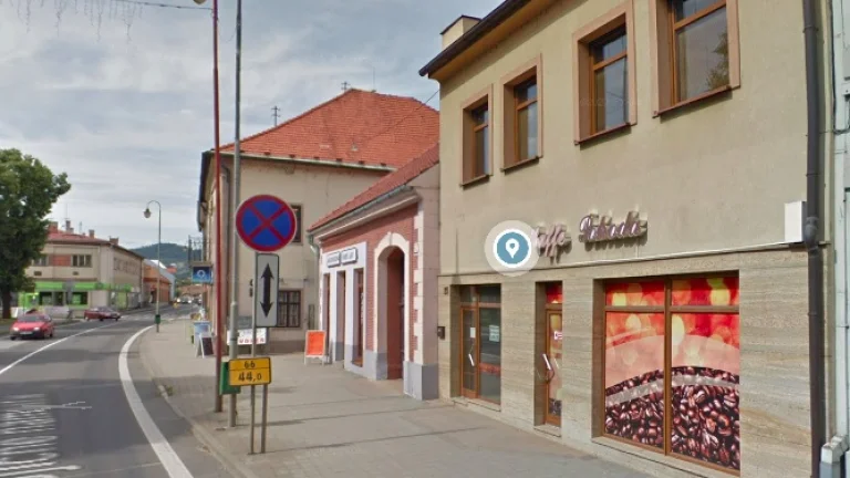 Podnikateľský objekt na predaj, Svätotrojičné námestie, Krup