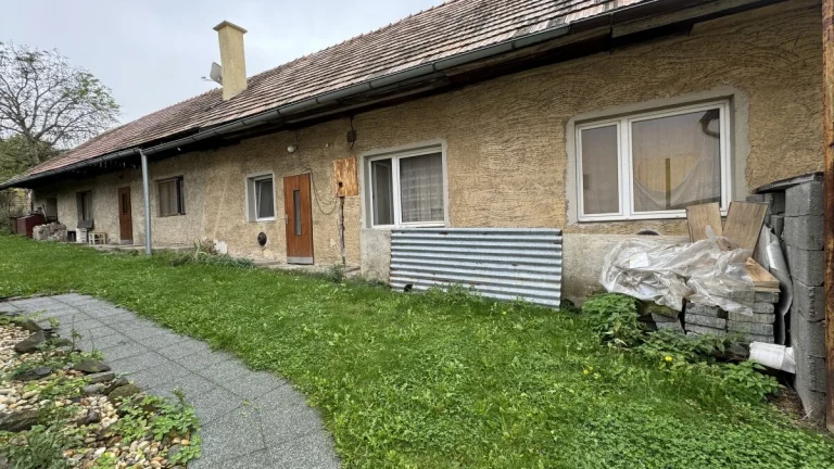Na predaj dva rodinné domy, 11. marca, Zvolen - Môťová