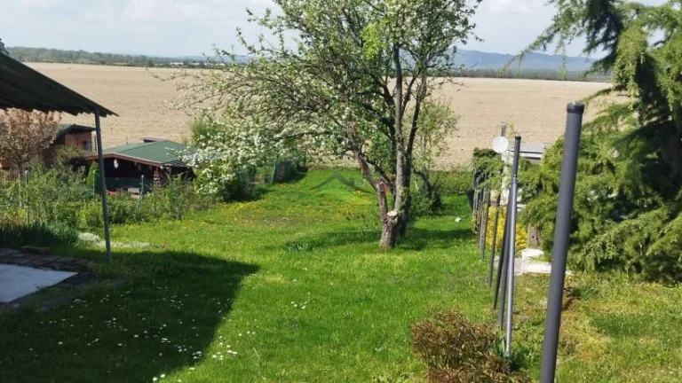 Záhrada v záhradkárskej osade IMRIČKY v Michalovciach.