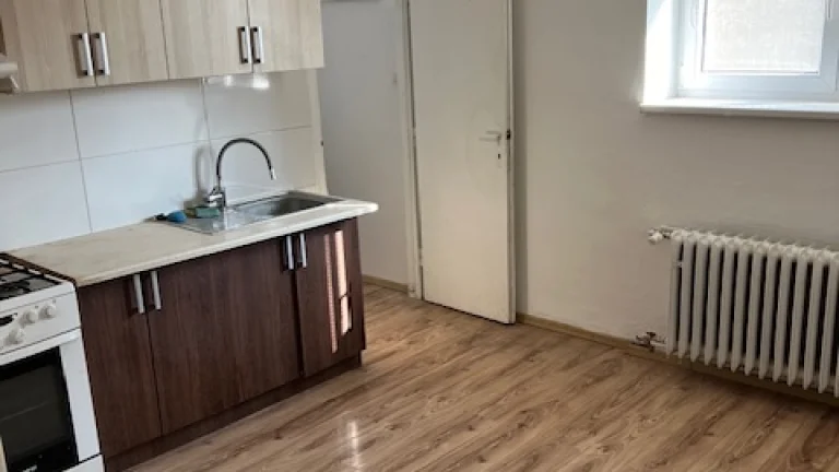 Predaj, 3izb byt s balkónom a pozemkom, 116 m2, Levice