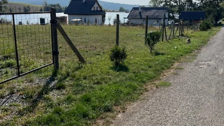 Prenájom nádherný pozemok pri priehrade, Kozárovce