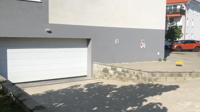 Na predaj vnútorná garážové státie 17.000,- Eur